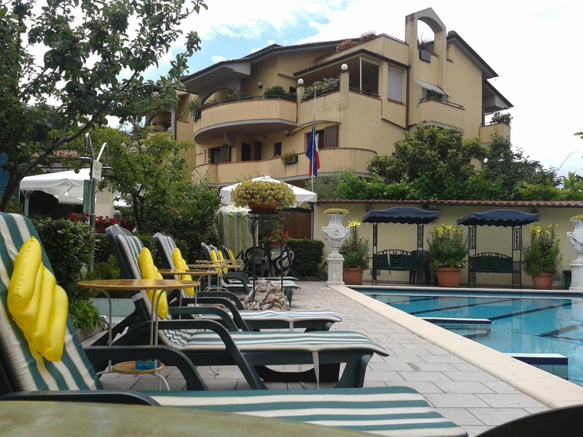 Hotel Dependance Montecatini-Terme Esterno foto